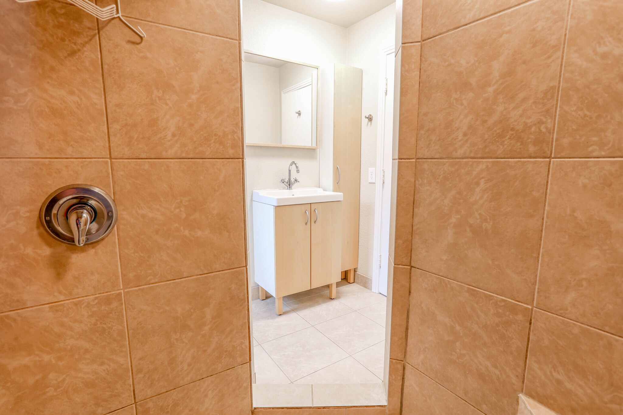 Building Photo - 3919 Creston Ave