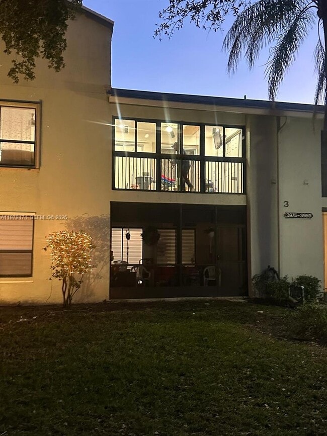 Building Photo - 3987 Carambola Cir N