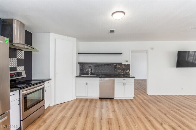 Building Photo - 505 Vincent Way