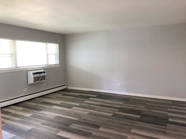 Building Photo - 5629 St Charles Rd