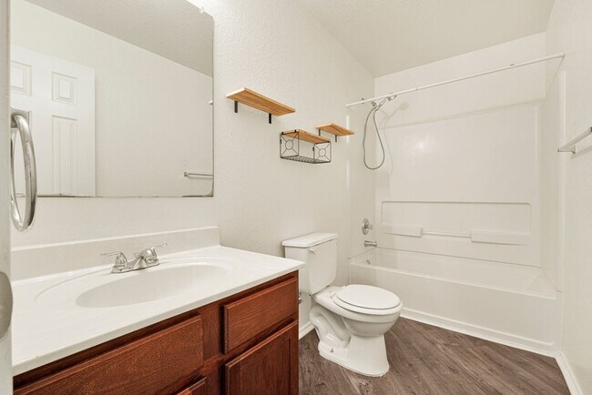 Building Photo - Cozy 3 Bedroom Home in Far West San Antonio!