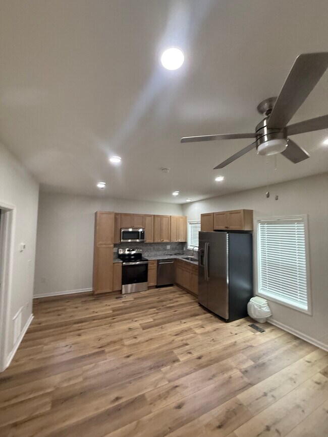 Building Photo - 3416 Dewitt Rd