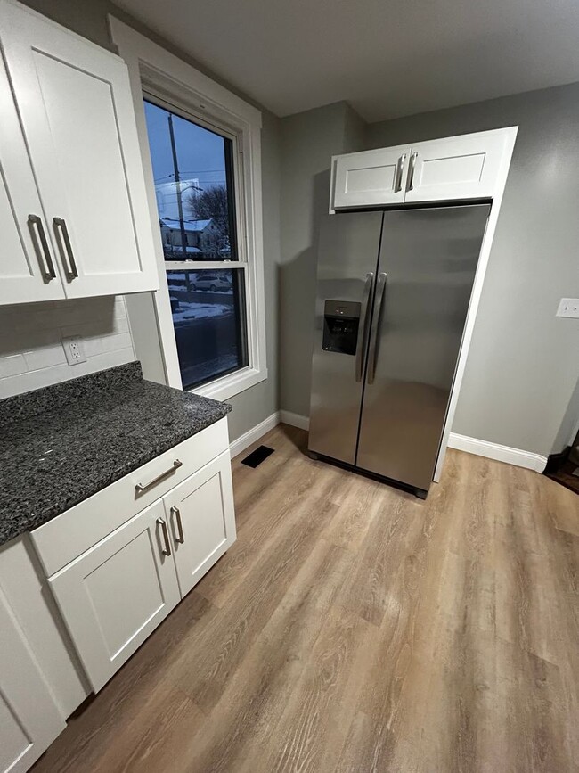 Building Photo - BEAUTIFUL RENOVATED NEW 4 BEDROOM 2 BATH HOUSE QUIET NEIGHBORHOOD