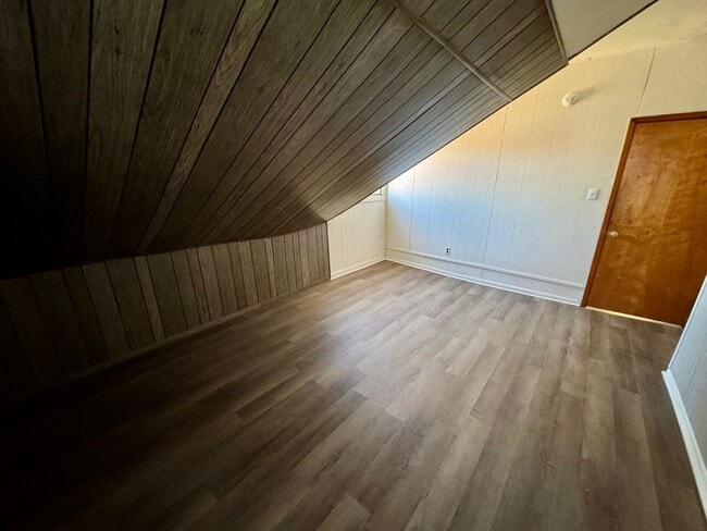 Building Photo - 212 N Highland Ave