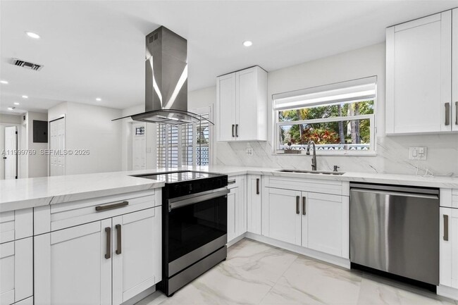 Building Photo - 4010 NE 22nd Ave