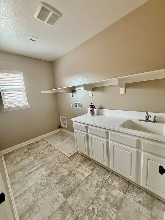 Building Photo - Executive Home in Temecula