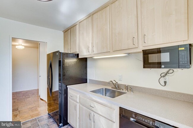 Building Photo - 1425 4th St SW