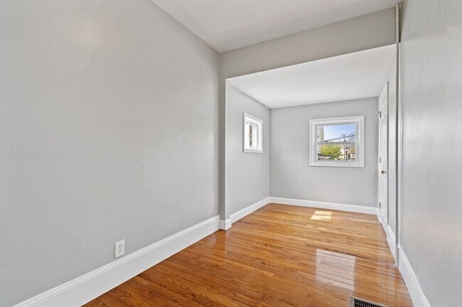 Building Photo - 79 Derby St