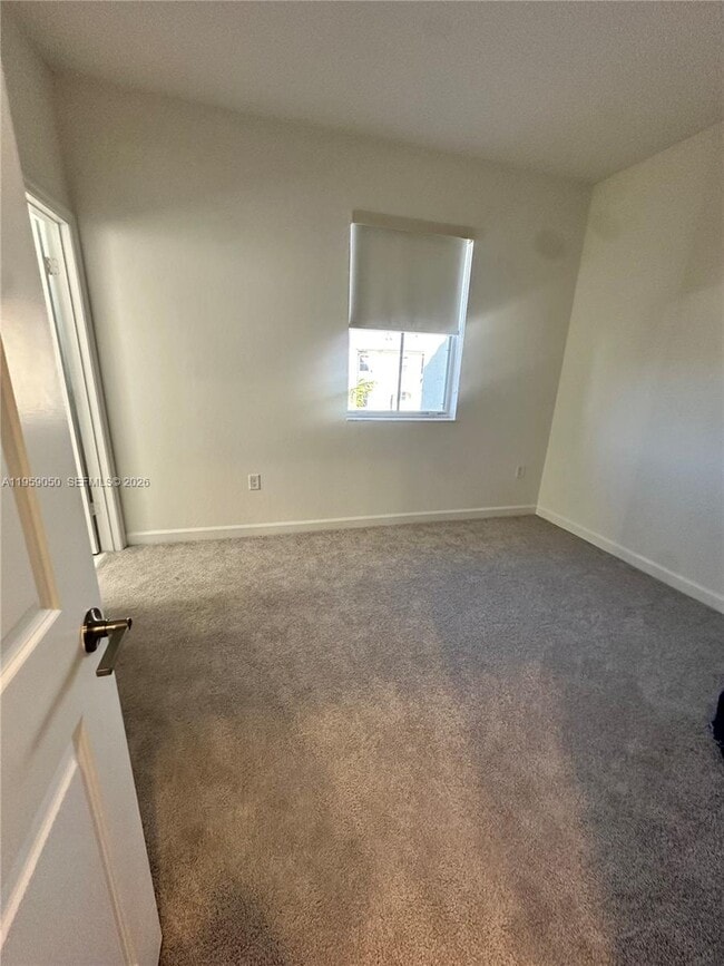 Building Photo - 2616 SE 28th Dr