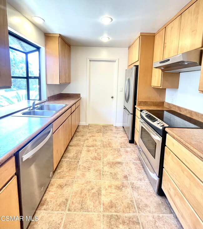 Building Photo - 1045 Marvista Ave