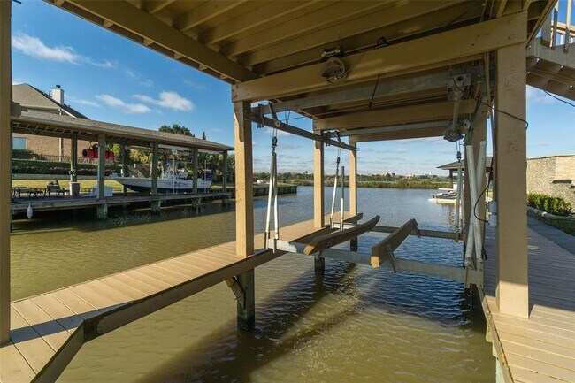 Building Photo - 853 Coastal Ct