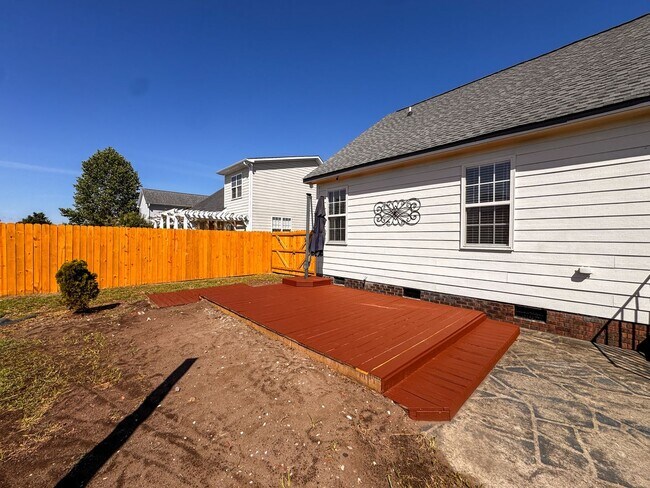Building Photo - Lovely 4 Bed 2 Bath Home in Hope Mills