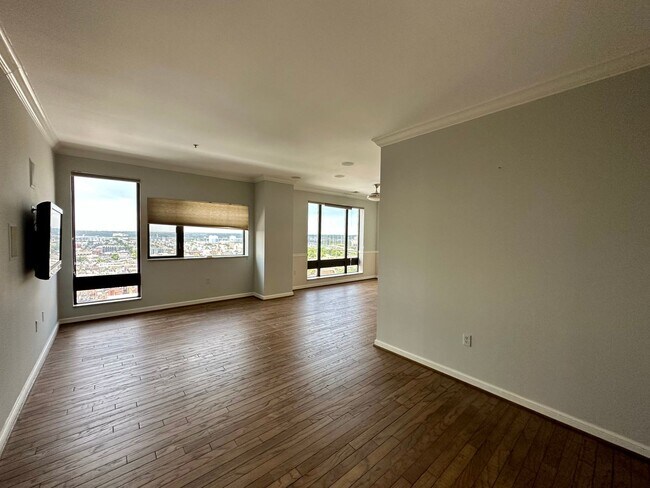 Building Photo - Charming 1 Bedroom/ 1.5 Bathroom Condo Unit in Inner Harbor, Baltimore, MD!