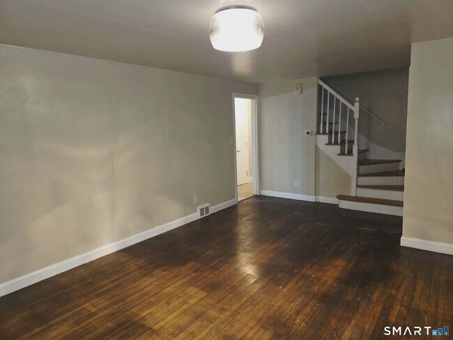 Building Photo - 271 Gaylord Dr