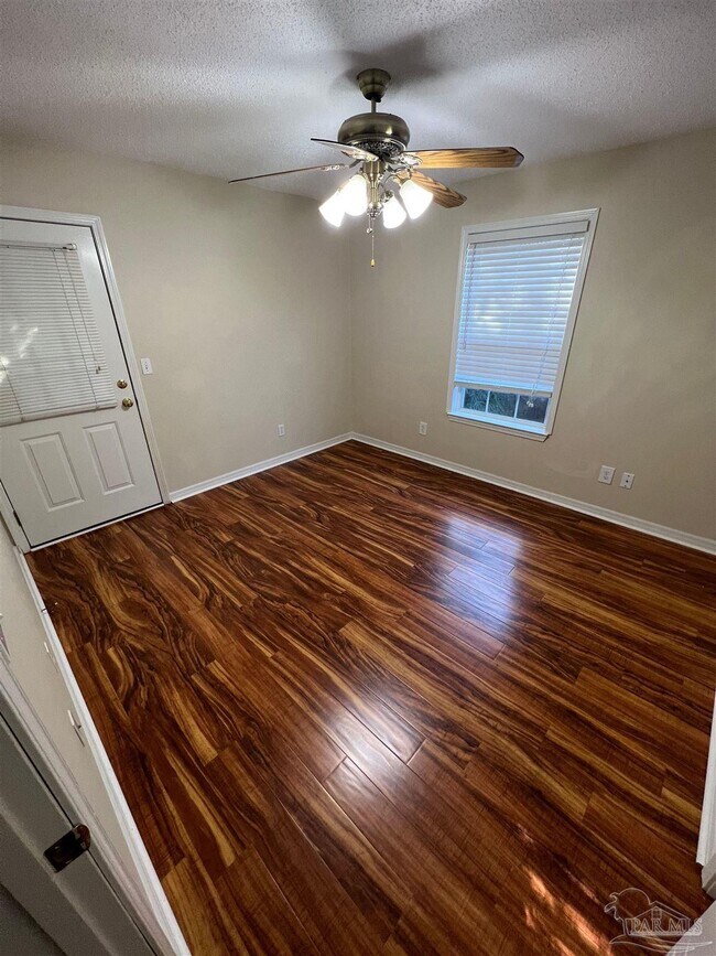 Building Photo - 1665 E Hatton St