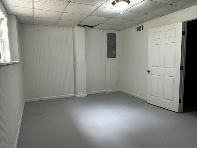 Building Photo - 64 Highlander Way