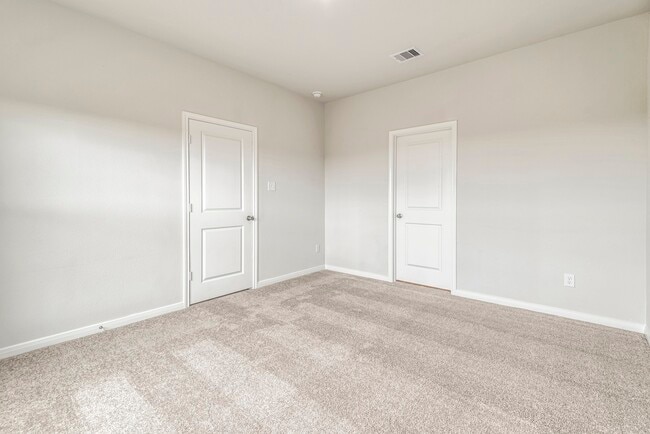 Building Photo - 401 Polly Grv Dr