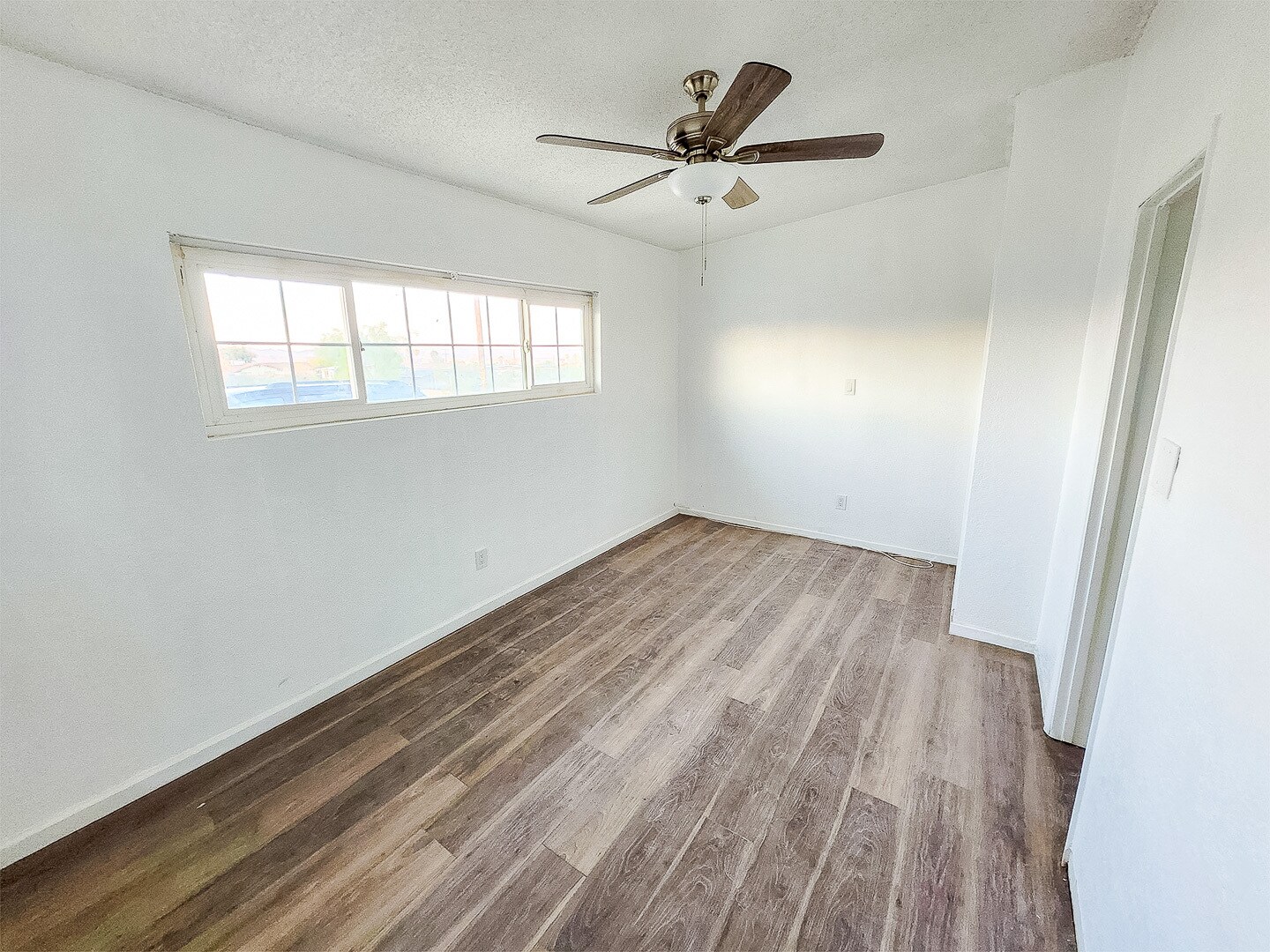 Building Photo - 5527 Baileya Ave