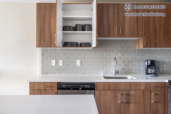 Building Photo - 14055 Tahiti Way