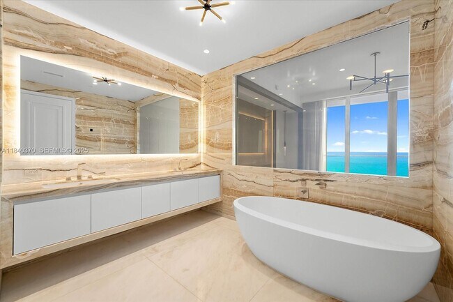 Building Photo - 17901 Collins Ave