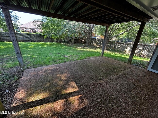 Building Photo - 410 Abbey Woods