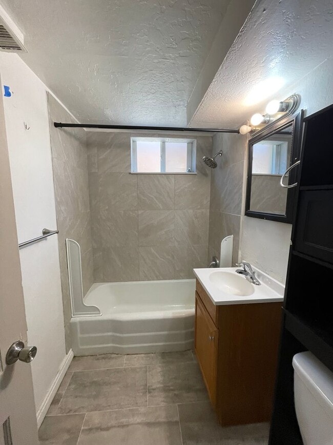 Building Photo - Ogden 1 Bedroom Basement Apartment, 800 sq ft, Spacious