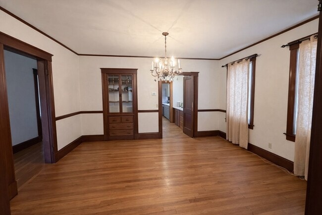 Building Photo - 875 Fellsway