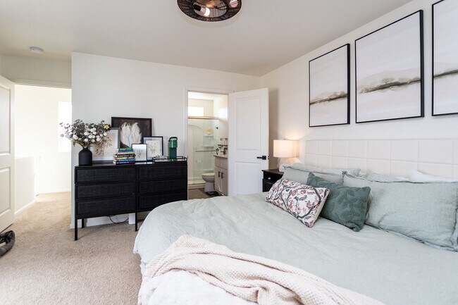 Building Photo - Stylish Three-Level Home in Banning Lewis Ranch!!