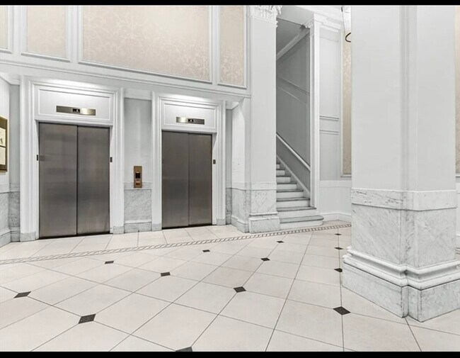 Building Photo - 21 Beacon St