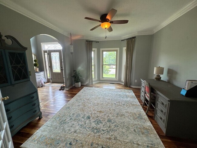 Building Photo - FOR LEASE- 4 BEDROOM FURNISHED HOME IN MT....