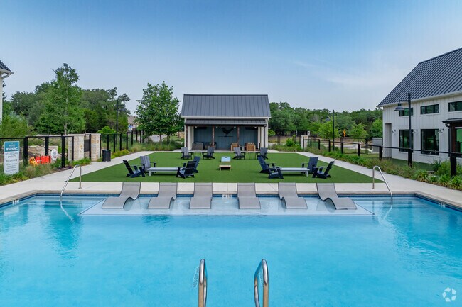 Large Resort-Style Swimming Pool - Birdsong Leon Springs