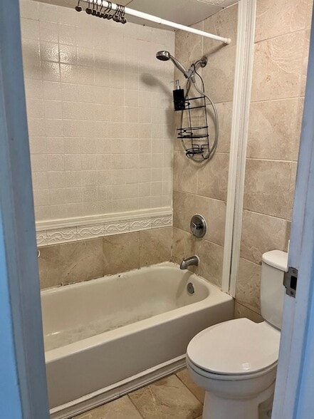 Building Photo - 1920 Ala Moana Blvd