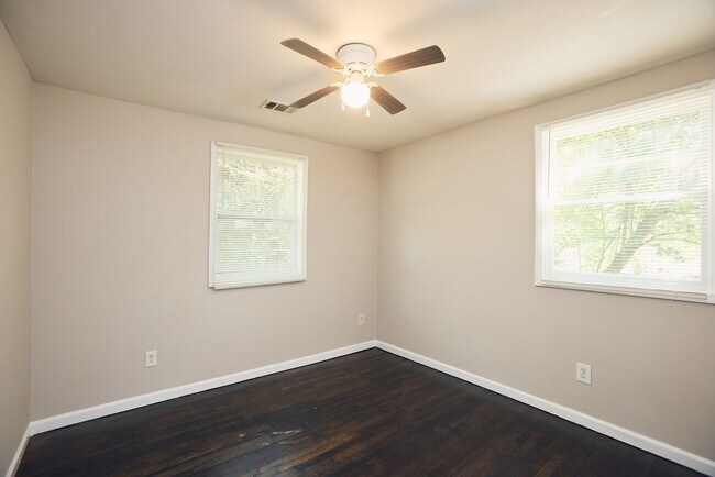 Building Photo - Bright & Spacious 3BR Home in Carroll Heights