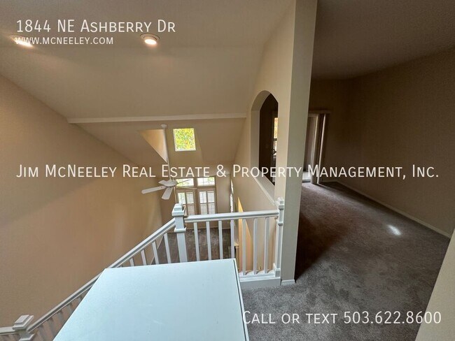 Building Photo - 1844 NE Ashberry Dr