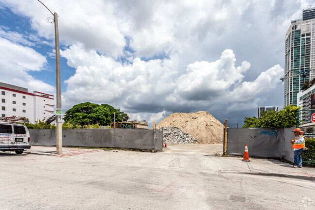 Primary Photo - BEZEL MIAMI WORLDCENTER