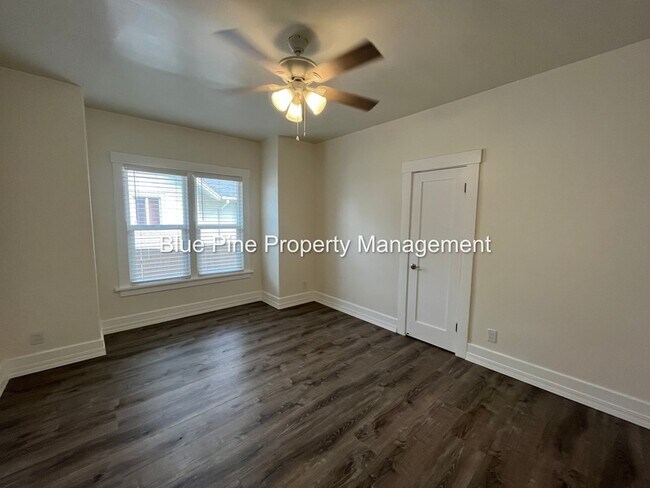 Building Photo - 155 E 5th St