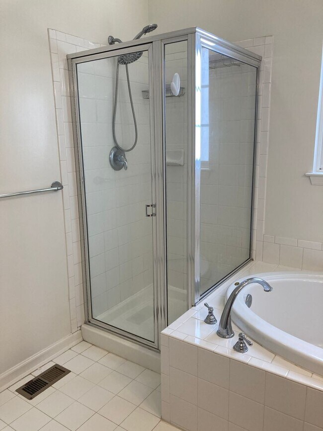 Building Photo - Beautiful 4 Bedroom, 3 Bathroom Single Family Home in the Gated Community of Bulle Rock