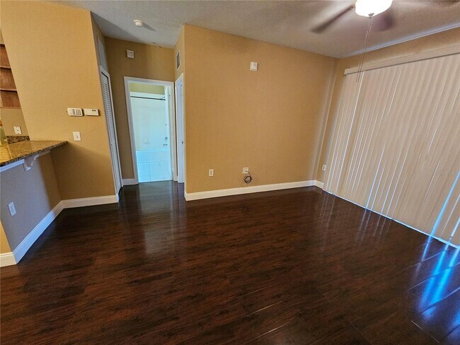 Building Photo - 1/1 second floor condo in Gated Community SERENATA Metrowest