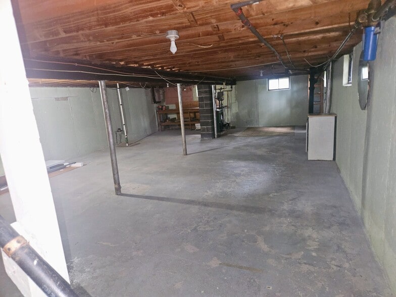 Building Photo - 348 Leslie Dr