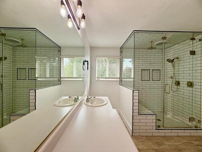 Building Photo - 2154 Wasatch Blvd