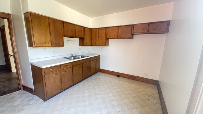 Building Photo - 3+ bedroom, 2 bath in south Lincoln