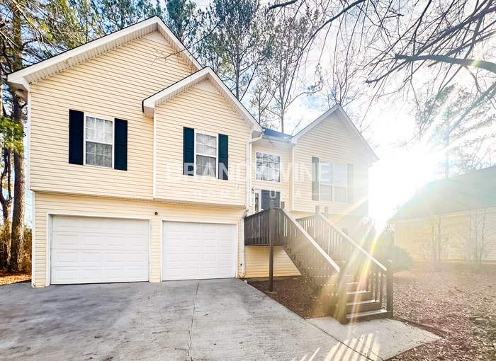 Building Photo - 425 Hannah Dr