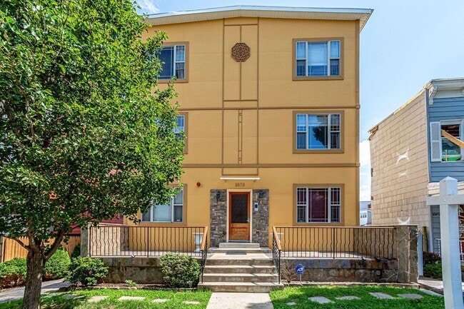 Building Photo - 3573 Warder St NW