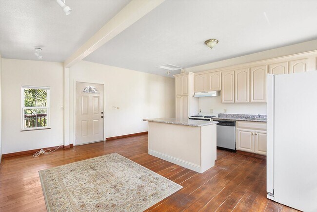 Building Photo - 1431 Linden St