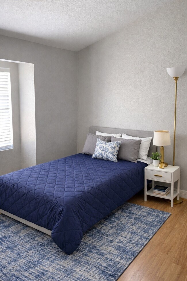 Building Photo - 2002 Gentryside Dr