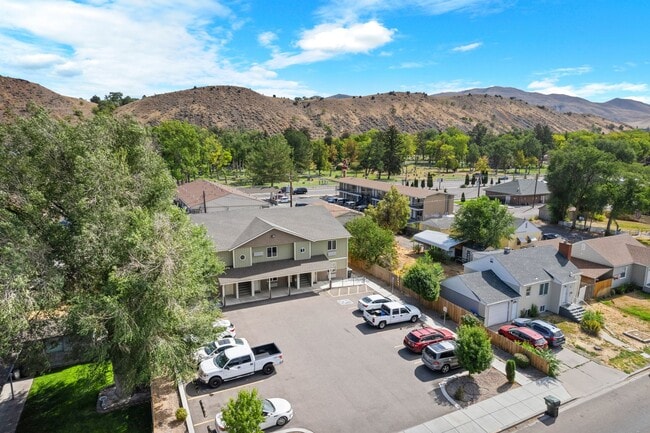 Building Photo - Move-In Ready 3BR Furnished Apartment Near ISU