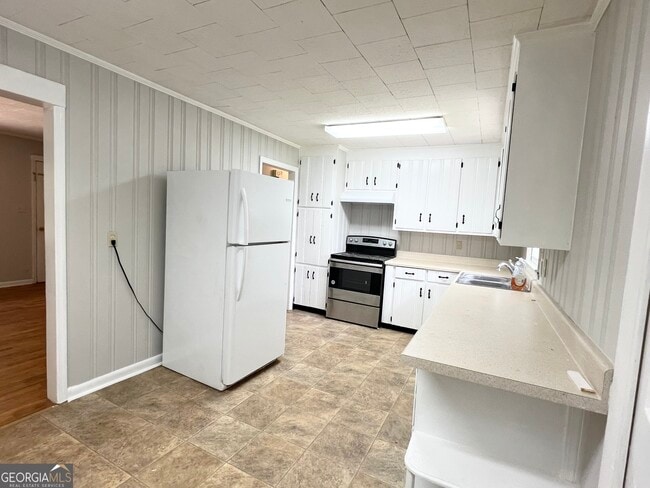 Building Photo - 133 Pineview Dr