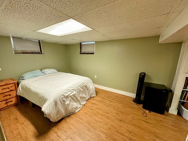 Optional 4th bedroom downstairs - 174 E Crest Dr