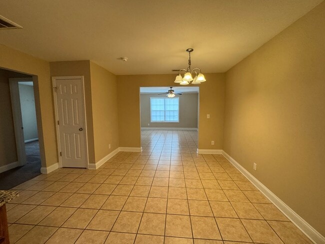 Building Photo - Available to Show