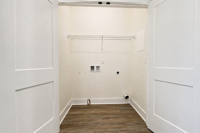 Building Photo - 1331 Belfair St